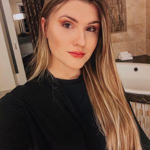 Meet your Posher, Ana laura